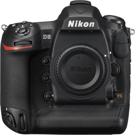 Nikon D5 UA
