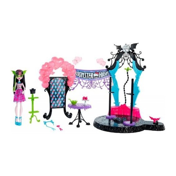 Игровой набор Mattel, Monster High Вечеринка с Дракулаурой (DNX68)