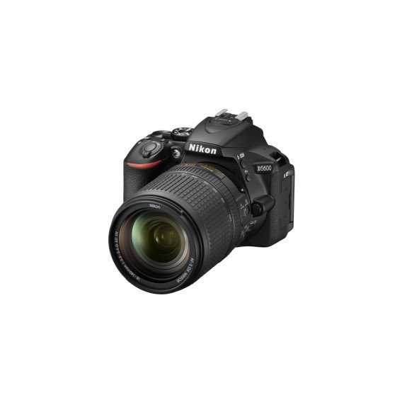 Nikon D5600 kit (18-140mm VR) UA