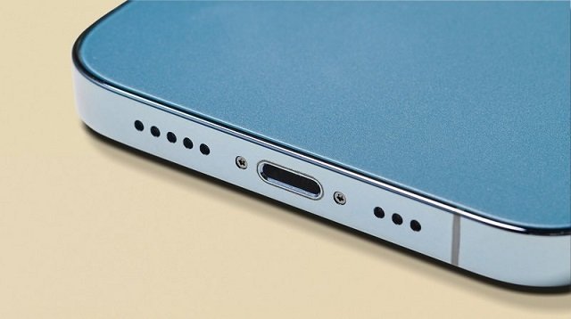 Порт USB-C в iPhone 15 Pro Max и iPhone 15 Pro