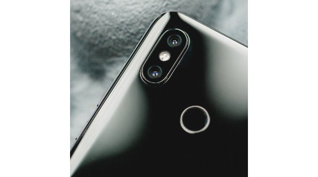 Xiaomi Mi 8 фото